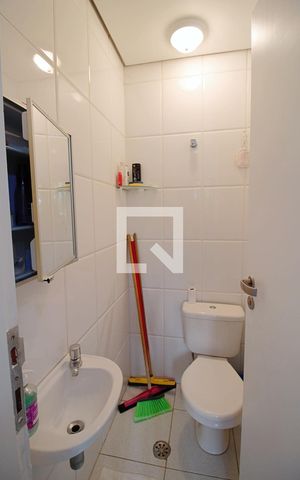 Apartamento à venda com 240m², 3 quartos e 4 vagas Apartamento à venda com 240m², 3 quartos e 4 vagasBanheiro de serviço
