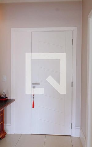 Apartamento à venda com 240m², 3 quartos e 4 vagas Apartamento à venda com 240m², 3 quartos e 4 vagasHall Lavabo