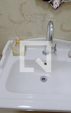 Apartamento à venda com 240m², 3 quartos e 4 vagas Apartamento à venda com 240m², 3 quartos e 4 vagas Lavabo