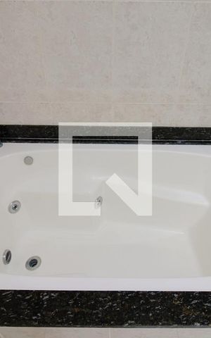 Apartamento à venda com 240m², 3 quartos e 4 vagas Apartamento à venda com 240m², 3 quartos e 4 vagasBanheiro da Suíte 3