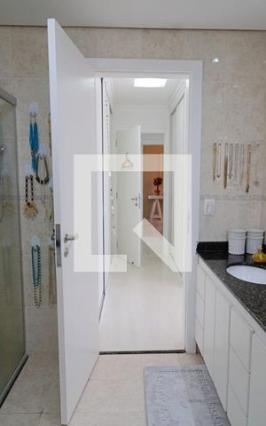 Apartamento à venda com 240m², 3 quartos e 4 vagas Apartamento à venda com 240m², 3 quartos e 4 vagasBanheiro da Suíte 3
