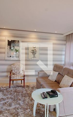Apartamento à venda com 240m², 3 quartos e 4 vagas Apartamento à venda com 240m², 3 quartos e 4 vagasSala de TV