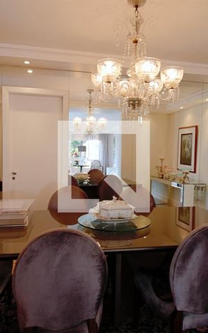 Apartamento à venda com 240m², 3 quartos e 4 vagas Apartamento à venda com 240m², 3 quartos e 4 vagasSala de Jantar