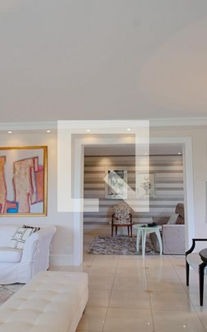 Apartamento à venda com 240m², 3 quartos e 4 vagas Apartamento à venda com 240m², 3 quartos e 4 vagasSala