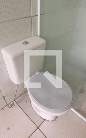 Casa de condomínio para alugar com 73m², 1 quarto e sem vagaBanheiro 