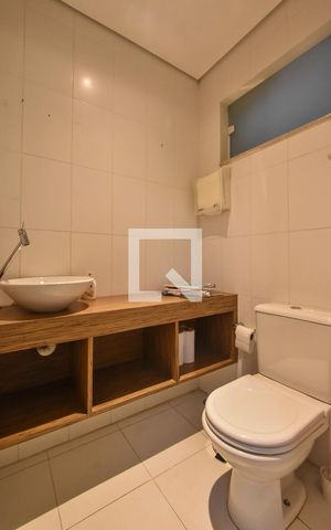 Casa à venda com 220m², 4 quartos e sem vagaBanheiro Suíte 02