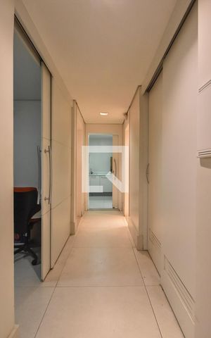 Casa à venda com 220m², 4 quartos e sem vagaCorredor