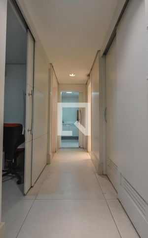 Casa à venda com 220m², 4 quartos e sem vagaCorredor
