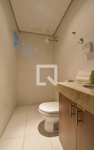 Casa à venda com 220m², 4 quartos e sem vagaBanheiro Suíte 01