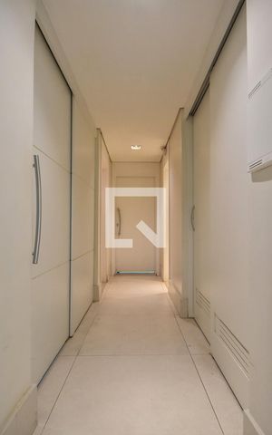 Casa à venda com 220m², 4 quartos e sem vagaCorredor