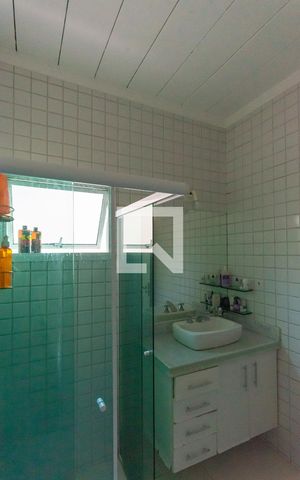 Casa de condomínio para alugar com 234m², 3 quartos e 2 vagas Casa de condomínio para alugar com 234m², 3 quartos e 2 vagasBanheiro Social