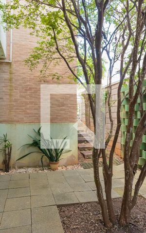Casa de condomínio para alugar com 234m², 3 quartos e 2 vagas Casa de condomínio para alugar com 234m², 3 quartos e 2 vagasJardim