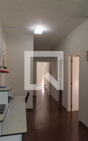 Casa de condomínio para alugar com 234m², 3 quartos e 2 vagas Casa de condomínio para alugar com 234m², 3 quartos e 2 vagasLiving