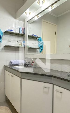 Apartamento para alugar com 110m², 3 quartos e 1 vaga Apartamento para alugar com 110m², 3 quartos e 1 vagaBanheiro 1 - suíte