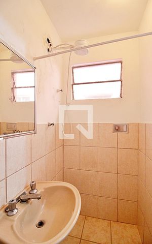 Casa de condomínio à venda com 170m², 2 quartos e 1 vagaBanheiro de serviço