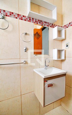 Casa de condomínio à venda com 170m², 2 quartos e 1 vagaBanheiro