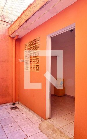 Casa de condomínio à venda com 170m², 2 quartos e 1 vagaQuintal