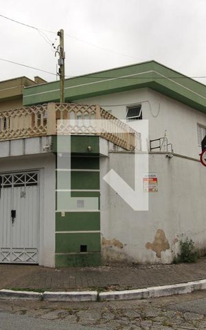 Casa para alugar com 100m², 2 quartos e 1 vagaFachada