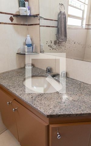 Casa à venda com 250m², 3 quartos e 3 vagas Casa à venda com 250m², 3 quartos e 3 vagasBanheiro Social