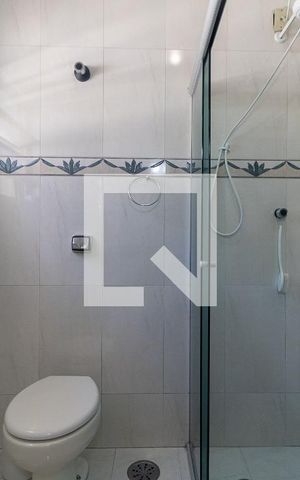 Casa à venda com 250m², 3 quartos e 3 vagas Casa à venda com 250m², 3 quartos e 3 vagasBanheiro da Suíte
