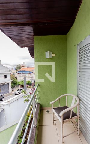 Casa à venda com 320m², 4 quartos e 4 vagas Casa à venda com 320m², 4 quartos e 4 vagasVaranda da Suíte 3
