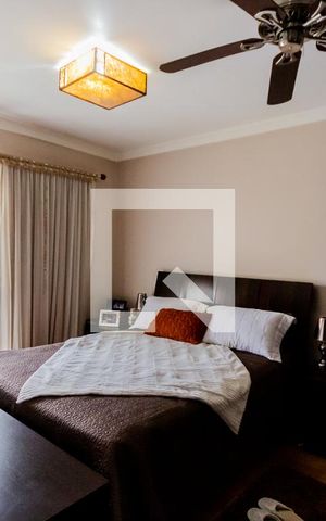 Casa à venda com 320m², 4 quartos e 4 vagas Casa à venda com 320m², 4 quartos e 4 vagasSuíte 3