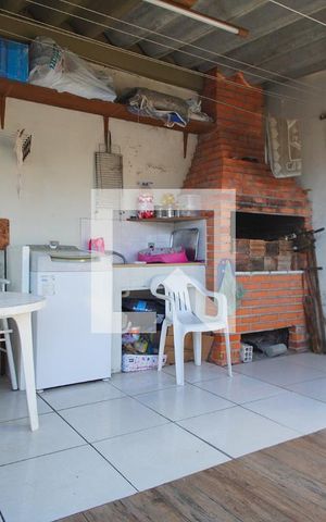 Casa à venda com 163m², 3 quartos e 1 vagaÁrea de Serviço