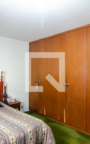 Casa à venda com 500m², 3 quartos e 2 vagas Casa à venda com 500m², 3 quartos e 2 vagasSuíte
