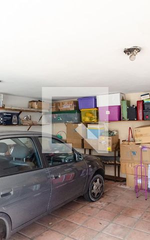 Casa à venda com 500m², 3 quartos e 2 vagas Casa à venda com 500m², 3 quartos e 2 vagasGaragem