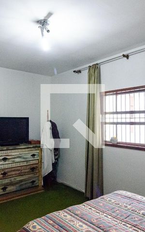 Casa à venda com 500m², 3 quartos e 2 vagas Casa à venda com 500m², 3 quartos e 2 vagasSuíte