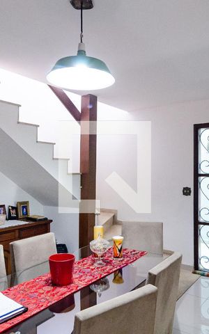 Casa à venda com 500m², 3 quartos e 2 vagas Casa à venda com 500m², 3 quartos e 2 vagasSala