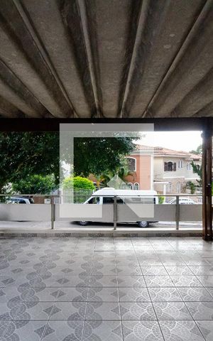 Casa à venda com 500m², 3 quartos e 2 vagas Casa à venda com 500m², 3 quartos e 2 vagasVaranda