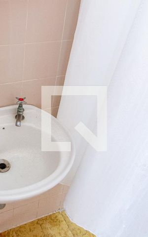 Casa à venda com 500m², 3 quartos e 2 vagas Casa à venda com 500m², 3 quartos e 2 vagasBanheiro de Serviço