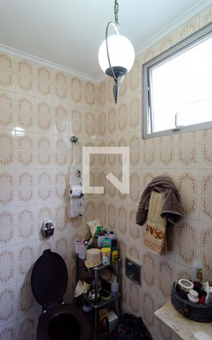 Casa à venda com 500m², 3 quartos e 2 vagas Casa à venda com 500m², 3 quartos e 2 vagasLavabo