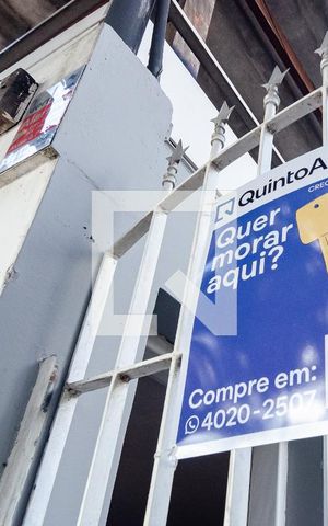 Casa à venda com 500m², 3 quartos e 2 vagas Casa à venda com 500m², 3 quartos e 2 vagasFachada