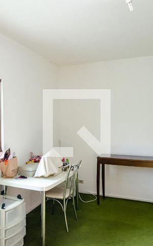 Casa à venda com 500m², 3 quartos e 2 vagas Casa à venda com 500m², 3 quartos e 2 vagasQuarto 2