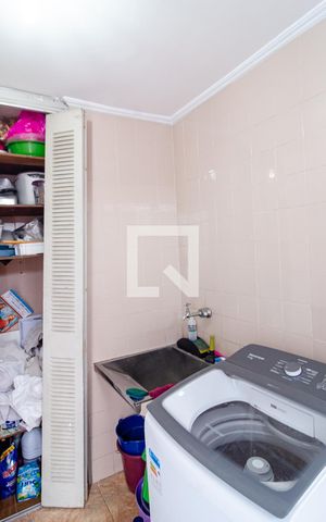 Casa à venda com 500m², 3 quartos e 2 vagas Casa à venda com 500m², 3 quartos e 2 vagasLavanderia