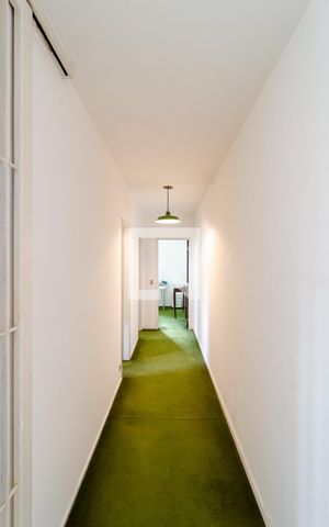 Casa à venda com 500m², 3 quartos e 2 vagas Casa à venda com 500m², 3 quartos e 2 vagasCorredor