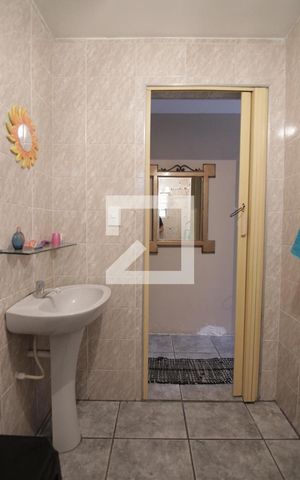 Casa à venda com 158m², 4 quartos e 2 vagasBanheiro