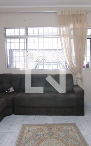 Casa à venda com 158m², 4 quartos e 2 vagasSala
