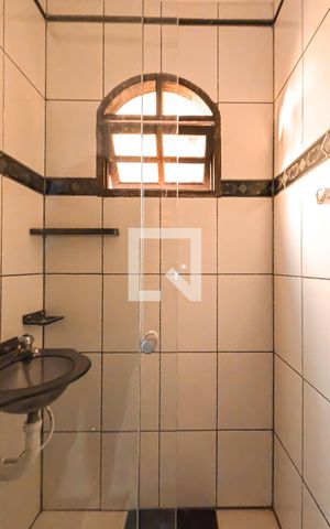 Casa à venda com 165m², 3 quartos e 2 vagasBanheiro 1