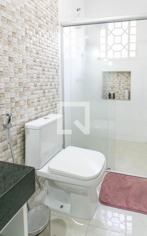 Casa à venda com 360m², 3 quartos e 5 vagas Casa à venda com 360m², 3 quartos e 5 vagasBanheiro da Suíte