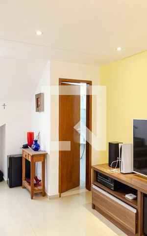 Casa de condomínio à venda com 76m², 3 quartos e 2 vagas Casa de condomínio à venda com 76m², 3 quartos e 2 vagasSala