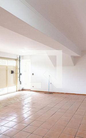Casa à venda com 225m², 3 quartos e 4 vagas Casa à venda com 225m², 3 quartos e 4 vagasGaragem