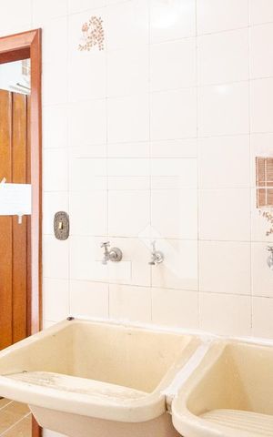 Casa à venda com 225m², 3 quartos e 4 vagas Casa à venda com 225m², 3 quartos e 4 vagasLavanderia