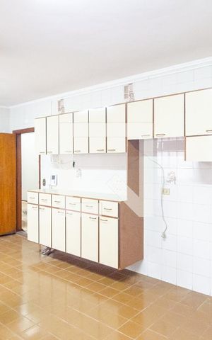 Casa à venda com 225m², 3 quartos e 4 vagas Casa à venda com 225m², 3 quartos e 4 vagasCozinha