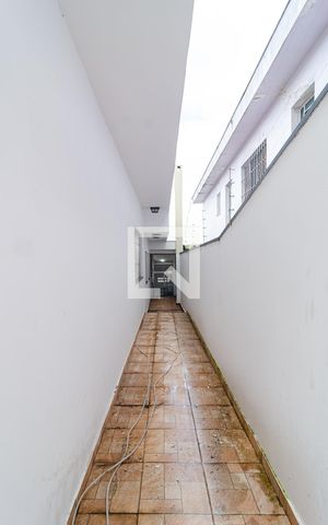 Casa à venda com 225m², 3 quartos e 4 vagas Casa à venda com 225m², 3 quartos e 4 vagasCorredor