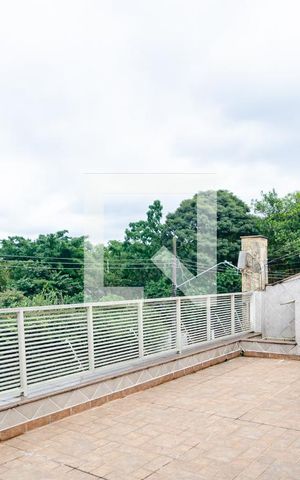 Casa à venda com 225m², 3 quartos e 4 vagas Casa à venda com 225m², 3 quartos e 4 vagasVaranda