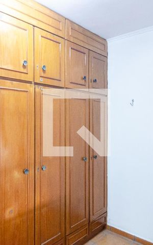 Casa à venda com 225m², 3 quartos e 4 vagas Casa à venda com 225m², 3 quartos e 4 vagasEscritório 1