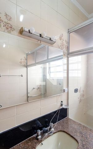 Casa à venda com 225m², 3 quartos e 4 vagas Casa à venda com 225m², 3 quartos e 4 vagasBanheiro Social